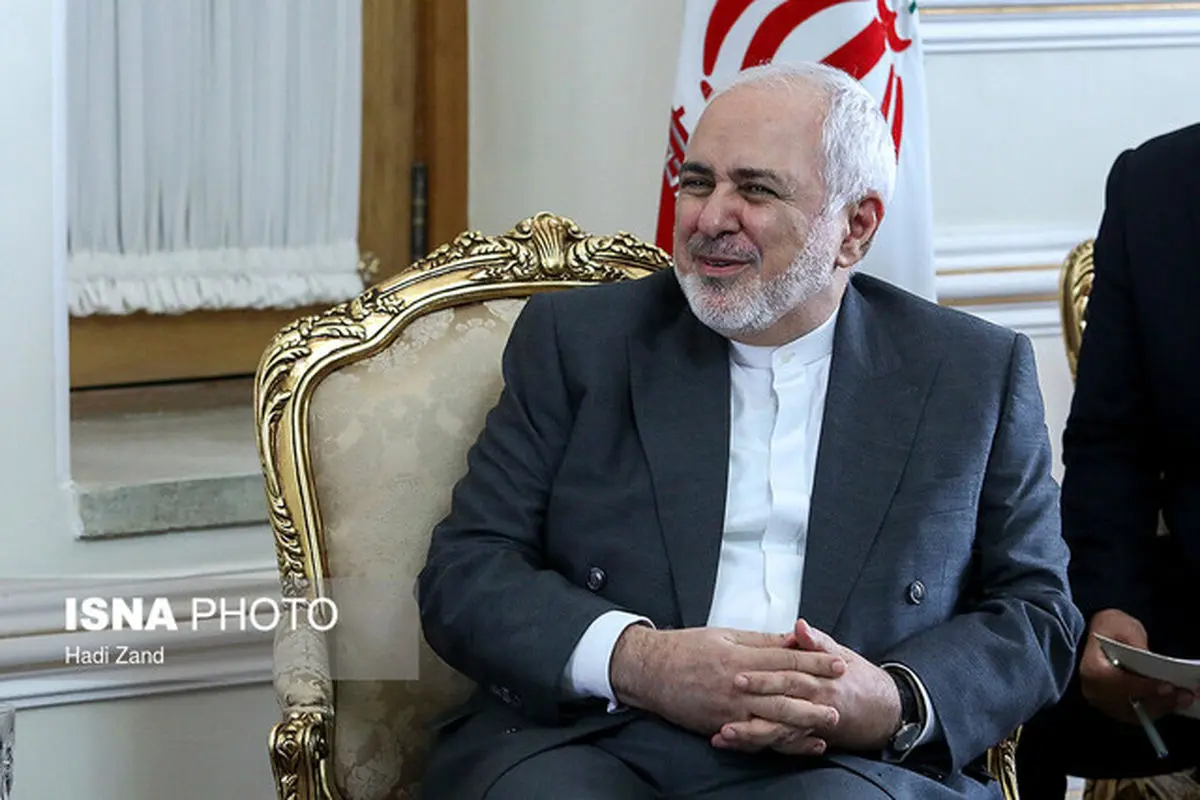 سفر ناگهانی وزیر خارجه به فرانسه / دیدار ظریف با مکرون در روز جمعه