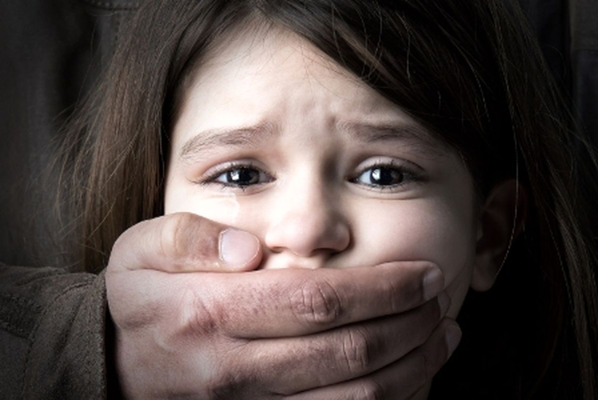 دختر 6 ساله گرفتار وحشیگری 3 زن شد