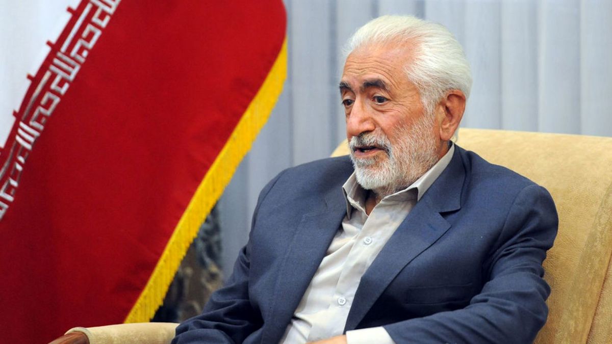 پای مدیران دهه 60 به دادگاه کشیده نشد/ مردم گروهها و احزاب را رها کردهاند/ مردم به گروههای سیاسیِ امتیازخواه اعتماد ندارند