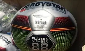 اعتراض سرخابی‌ها به توپ جدید لیگ