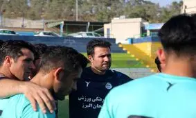 نصرتی: با یازده نفر پیکان را بردیم