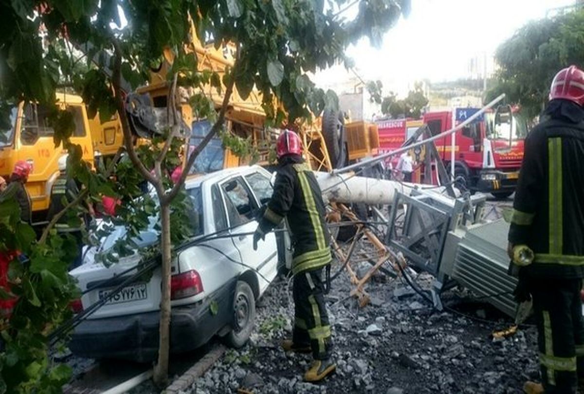 حادثه خونبار در بلوار هاشمیه مشهد / جرثقیل جان چهار نفر را گرفت و 5 نفر را مصدوم کرد