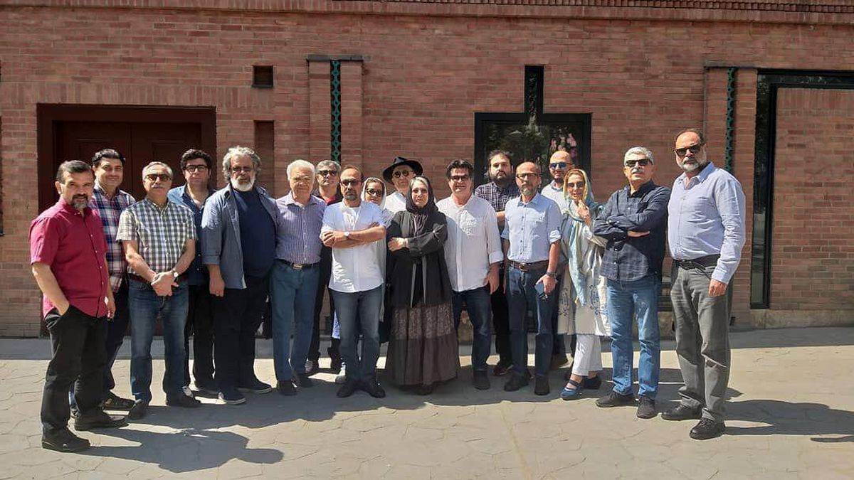 همراهی رسولاف توسط اصغر فرهادی، رخشان بنیاعتماد و جمعی دیگر از هنرمندان سینما تا دادگاه انقلاب