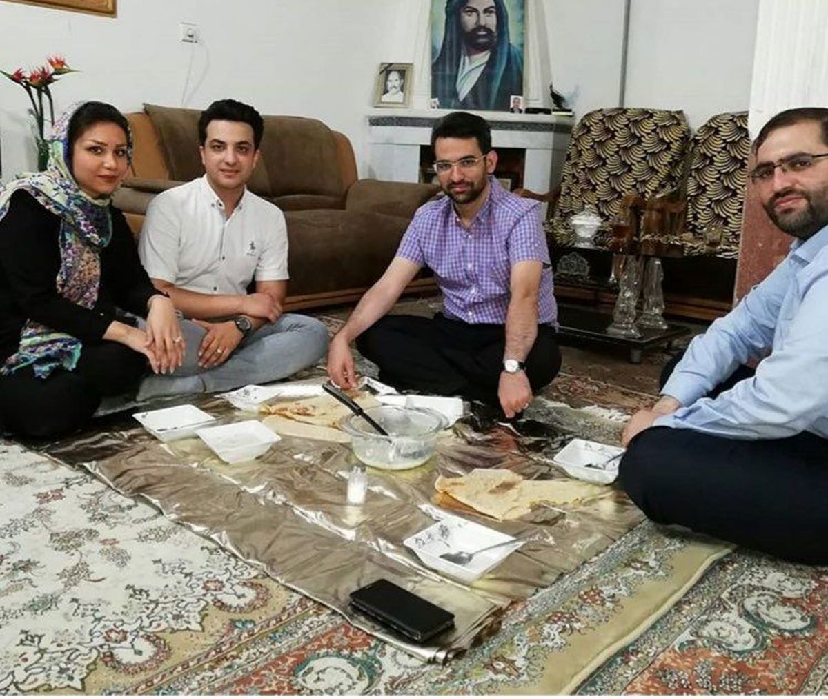 آذری جهرمی با کامنت یک مخاطب، میهمان خانه او به صرف آبدوغخیار شد