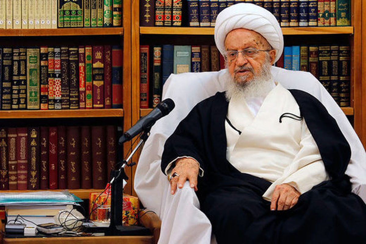 دلایل آیتالله مکارم شیرازی برای مخالفت با حضور زنان در ورزشگاهها