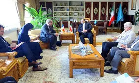 شریعتمداری: دولت فرانسه یقینا با آمریکا همراهی نمی‌کند