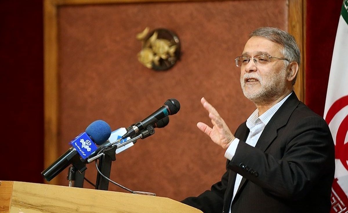 معاون سیما: "مزدک میرزایی" میتواند برگردد/ بُردن آرشیو صداوسیما حقیقت ندارد