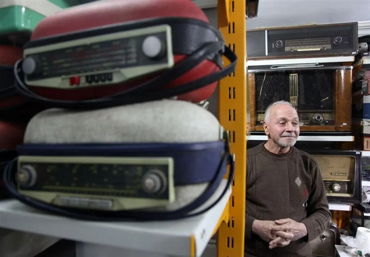 رادیوهای قدیمی‌ام در انتظار ثبت "گینس" است/ به هر یک از فرزندانم "یک رادیو" به ارث می‌رسد؛ امیدوارم راهم را ادامه دهند