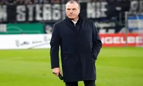 جدایی موقت رییس باشگاه شالکه به خاطر اظهارات نژادپرستانه‌اش