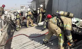 آتش سوزی در یک پاساژ تجاری بازار تهران/ ۳۰ نفر نجات یافتند