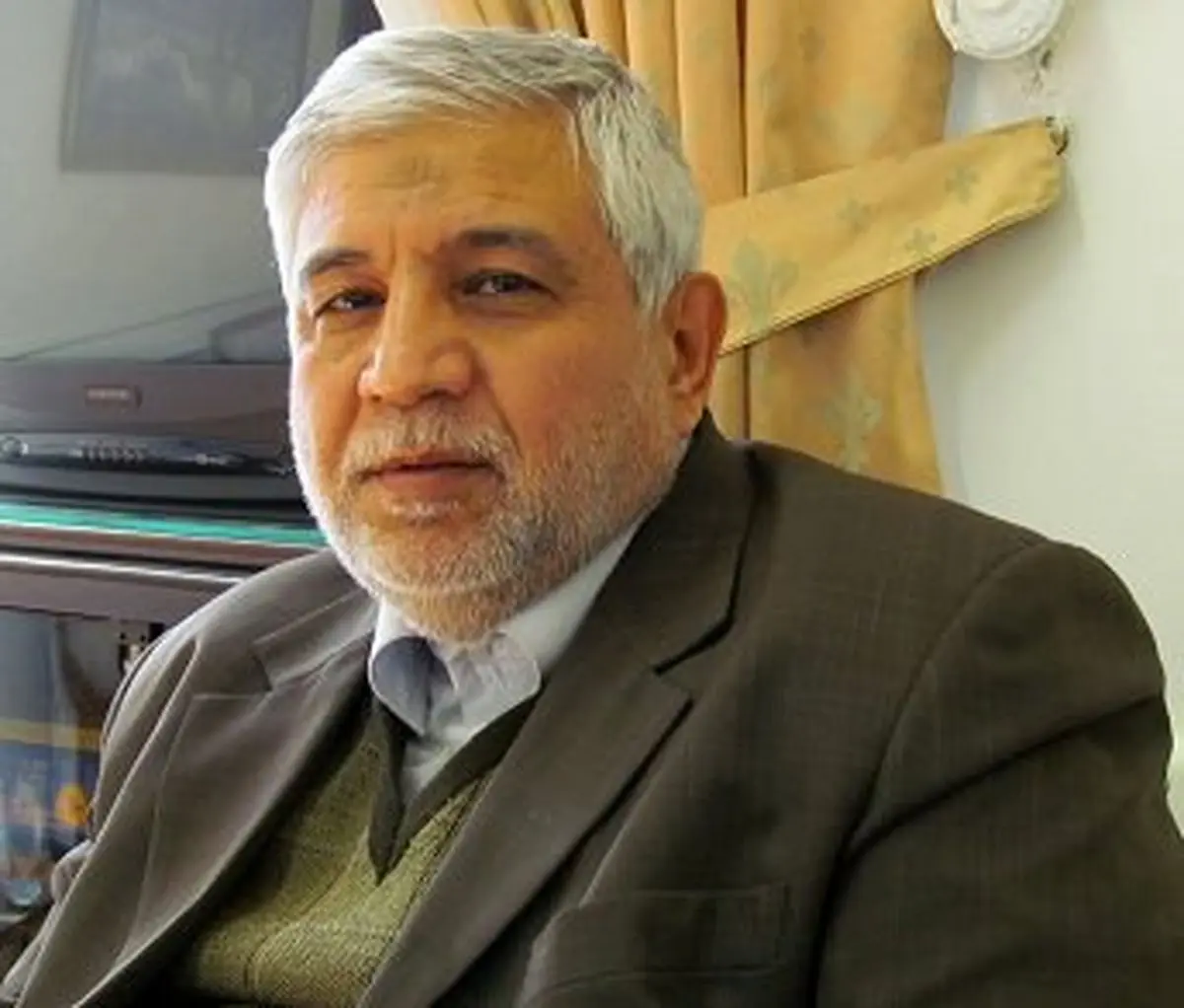 پاک‌آیین: تحریم ظریف محدودیت دیپلماتیک برای او ایجاد نمی‌کند