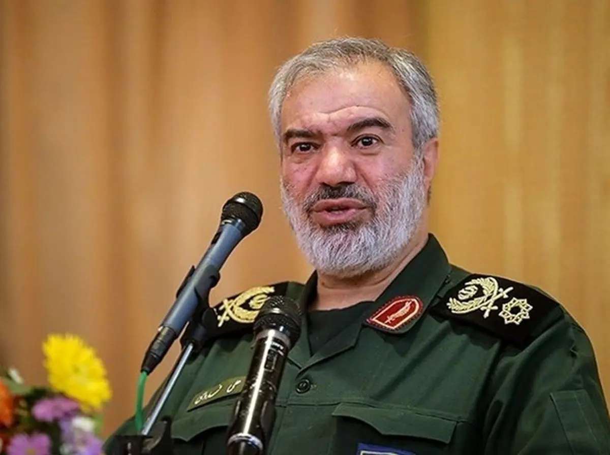 اگر چند خریدار نفت نداشته باشیم، کشور دچار فلج اقتصادی می‌شود؛ این حقارت در شان ملت نیست؟