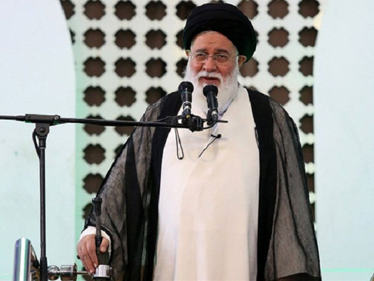 عدهای در داخل و خارج با ولایت میجنگند/ از روز وفات پیامبر بحث سکولار سازی سیاست را مطرح کردند