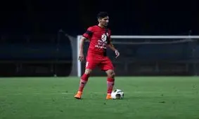 صادقی: فرقی نمی کند بازوبند را من ببندم یا رحمتی/ وظیفه رفیعی در مشهد سنگین‌تر است