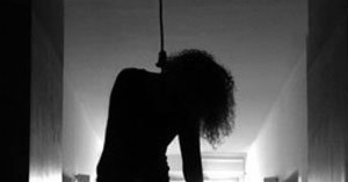 حلقآویز شدن به شیوه زنانه مرد تهرانی!