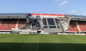 فرو ریختن سقف استادیوم آلکمار در باد شدید