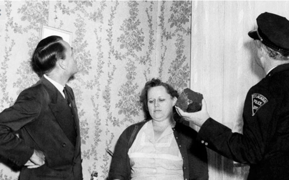 ماجرای ورود شهاب‌سنگ به خانه یک زن در دهه 1950 چه بود؟
