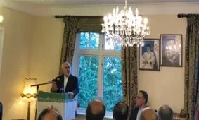 ظریف: تا زمانی زنده و مسؤول باشم اجازه نمی دهم یک قطره از آب خزر را از ما بگیرند