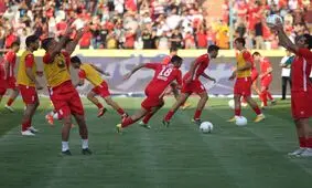گرم کردن بازیکنان پرسپولیس و پارس جنوبی