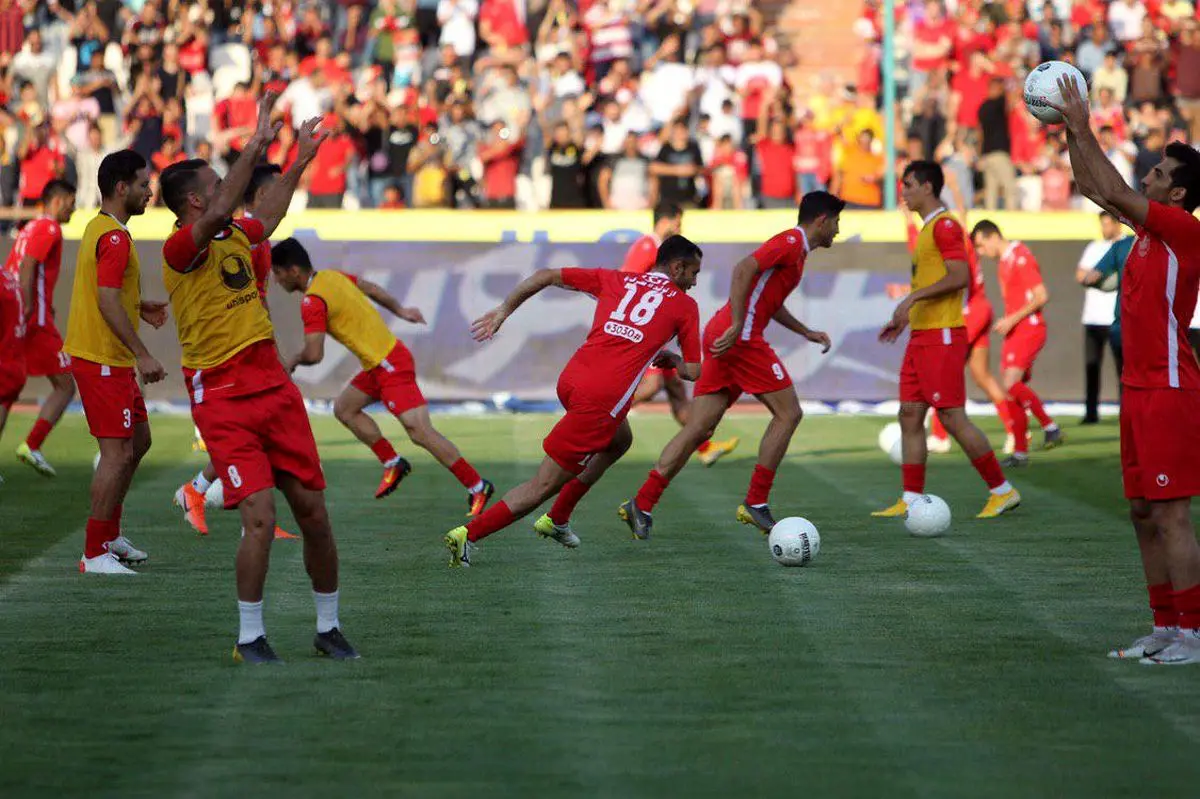 گرم کردن بازیکنان پرسپولیس و پارس جنوبی
