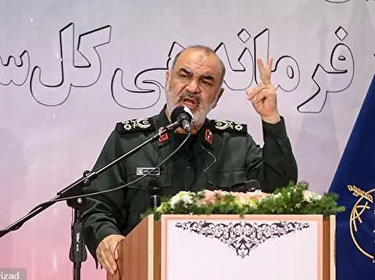 فرمانده سپاه: مذاکره و سازش هیچ مسئله‌ای را حل نمی‌کند / وقتی از منطق مقاومت به مذاکره روی آورید نشانه ضعف است