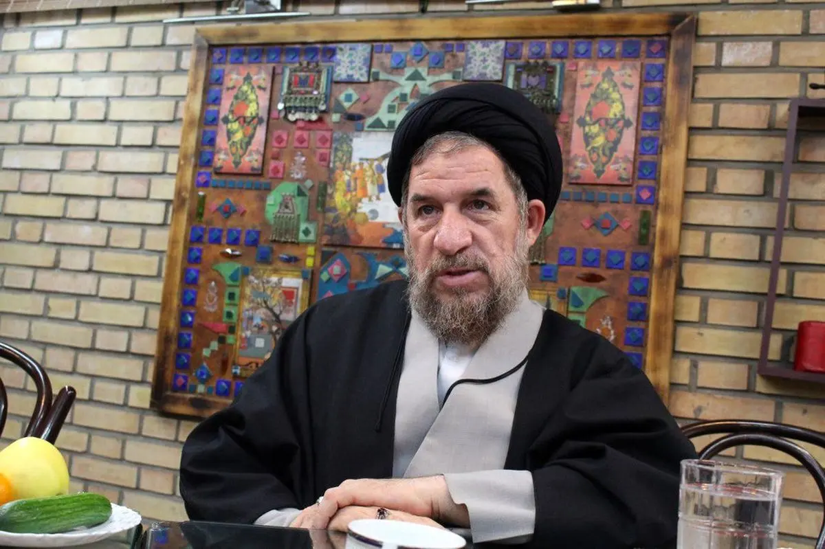 میرتاج‌الدینی : بعید می دانم جریان حاشیه‌ای احمدی نژاد تأثیرگذار باشد/ رییس جمهور سابق می‌خواست با انجام دیدار مشایی و آیت الله مصباح مسئله جریان انحرافی را حل کند