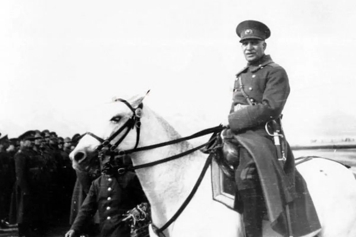 پاسخ به شبهه‌هایی که درباره رضاخان مطرح می‌شود