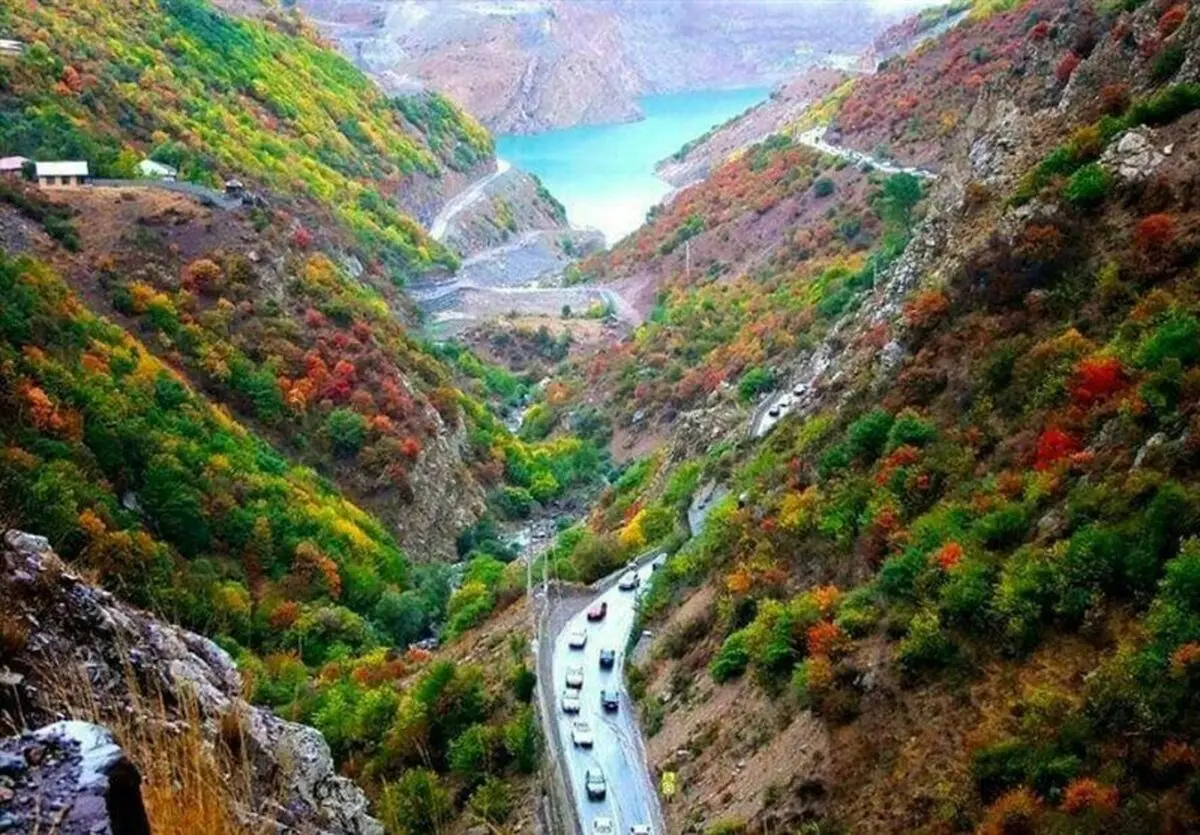بارش پراکنده و مه‌آلود شدن جاده چالوس