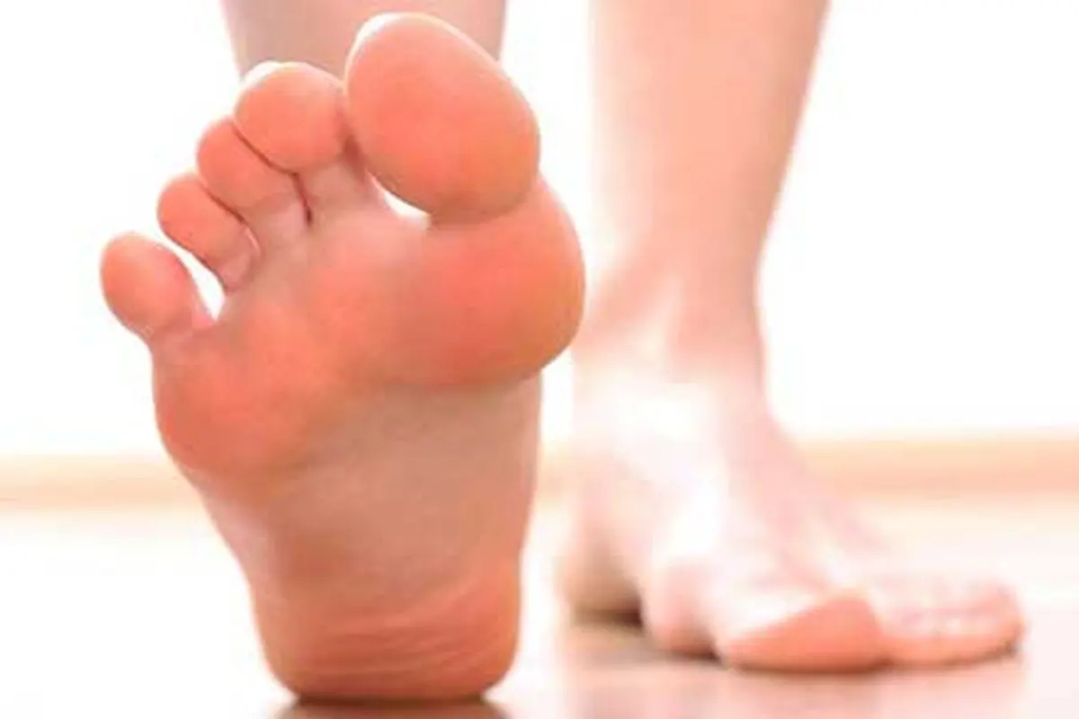 علت شکل گیری ترک های ایجاد شده پا و راه های برطرف کردن آن
