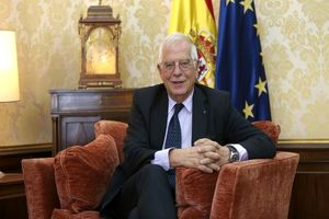  استقبال وزیر خارجه اسپانیا از حضور ظریف در محل برگزاری اجلاس گروه ۷  