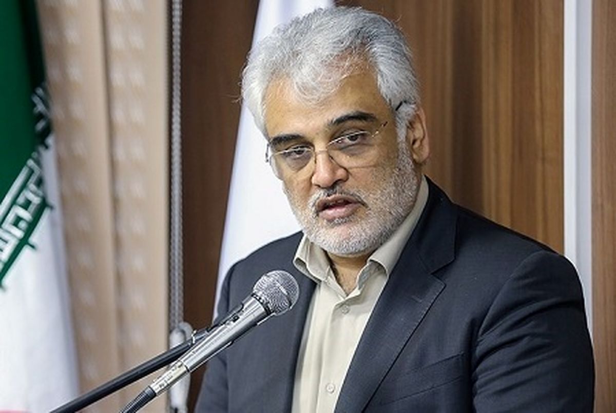 رئیس دانشگاه آزاد: محیط حرفهای دانشگاه تربیتی نیست