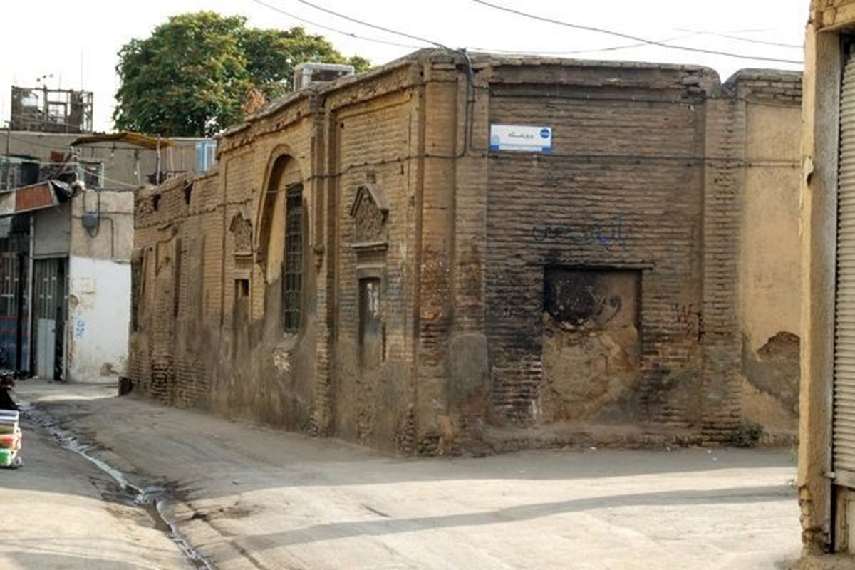 به دلیل شرایط خاص و مسائل شرعی، تنها ۱۰ درصد از املاک وقفی تخریب و نوسازی شدهاند