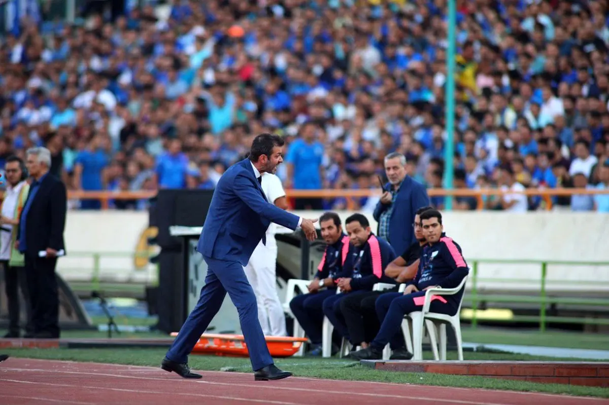 استراماچونی با عصبانیت آزادی را ترک کرد