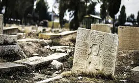 کشف گورهای تکان‌دهنده از کودکان