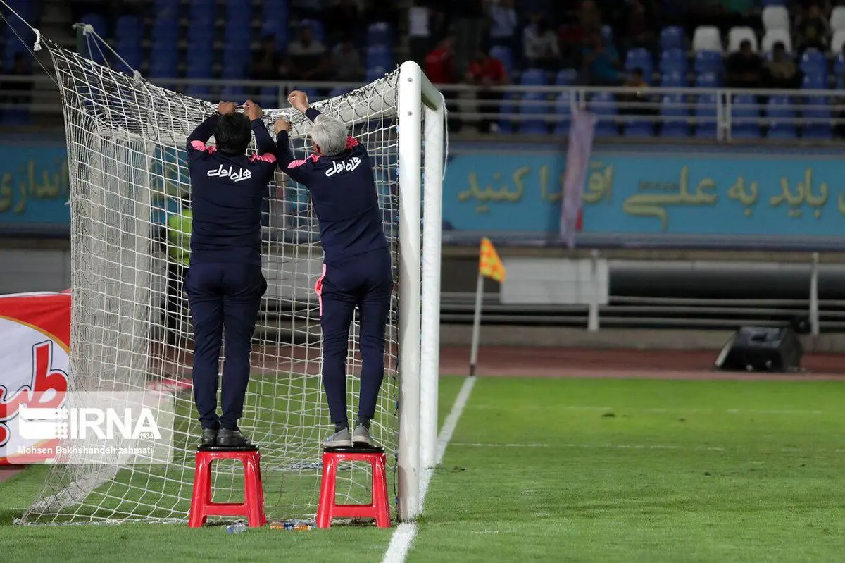 هافبک شاهین تور دروازه را پاره کرد!