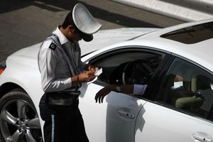 برخورد با رانندگانی که بدون مجوز، چراغ‌های چشمک‌زن داخل خودرو نصب می‌کنند