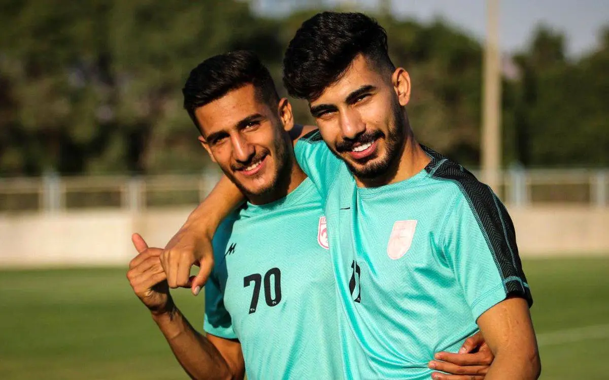 تمرین اختصاصی جوان از اینجا رانده و از آنجا مانده