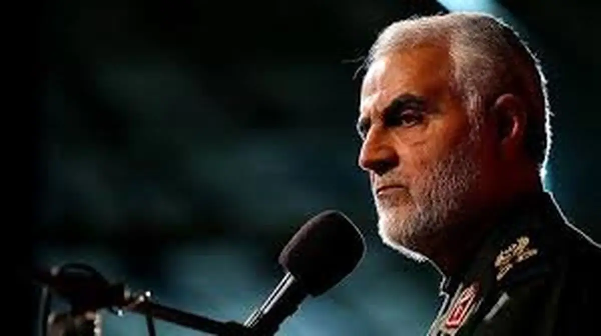 تصویری از سردار سلیمانی در مراسم عزاداری بیت رهبری