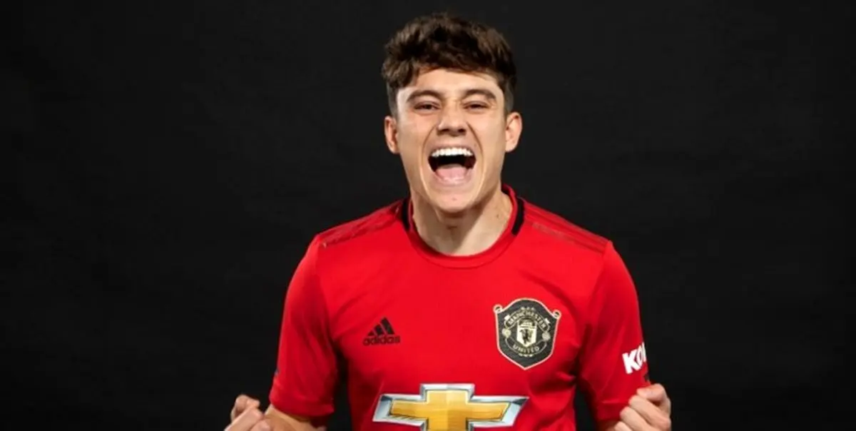 جیمز بازیکن برتر ماه منچستر شد