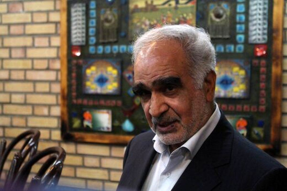 برخی که شانه به شانه ضدانقلاب می زنند و میگویند اصلاح طلبیم/بهتر است اصلاحطلبان خودشان لیست بدهند/شرط و شروط برای انتخابات را بگذاریم برای بعد