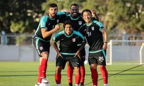 بازگشت هافبک پرویی به تمرینات تراکتور