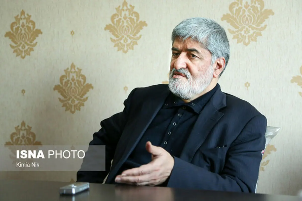 انتقاد مطهری از یک برنامه تلویزیونی: مستند داستان اتم «گاندوی دوم» بود