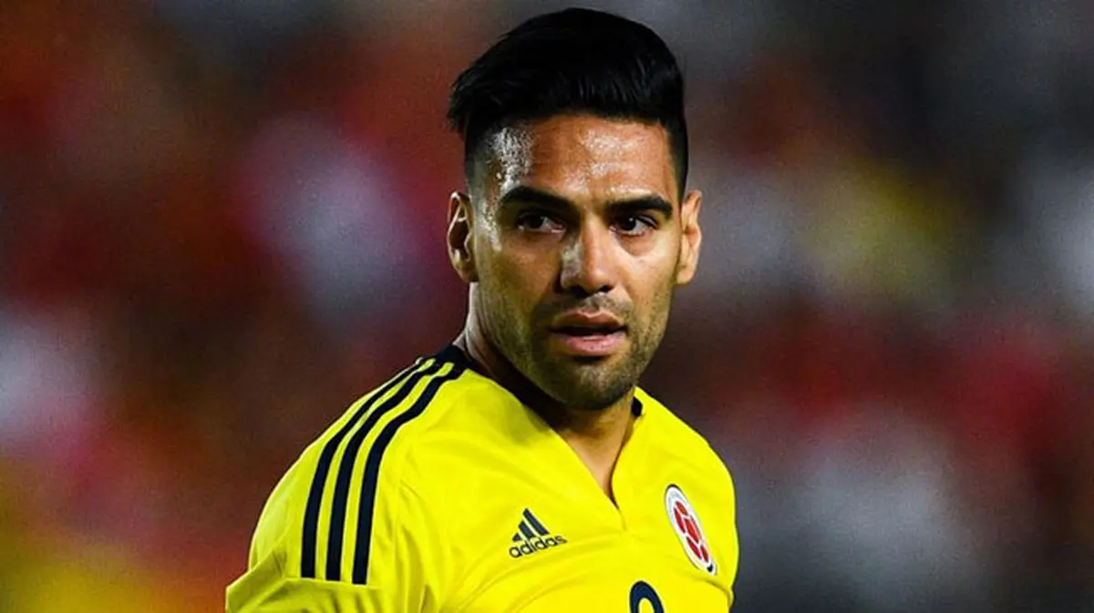ببر برزیلی با شیرها توپ می‌زند!