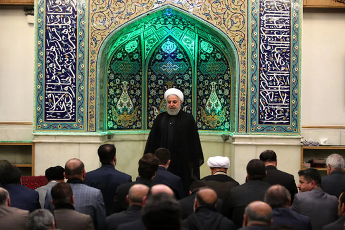 روحانی: در هنگام مشکلات و فراز و نشیب‌ها نام عاشورا به ما مدد می‌رساند