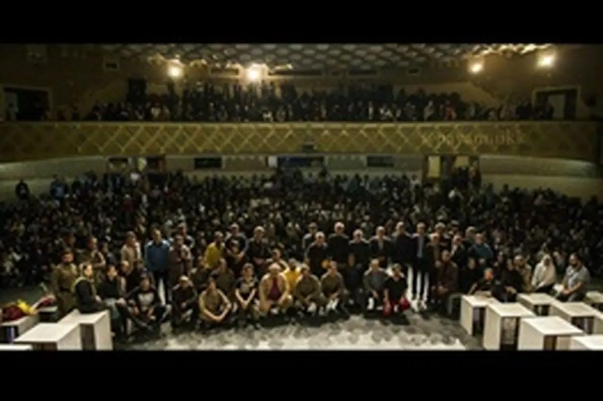 وزیر بهداشت و وزیر ارشاد از «ترن» دیدن کردند/ آذرنگ: حضور مسئولان نباید ما را به وجد آورد