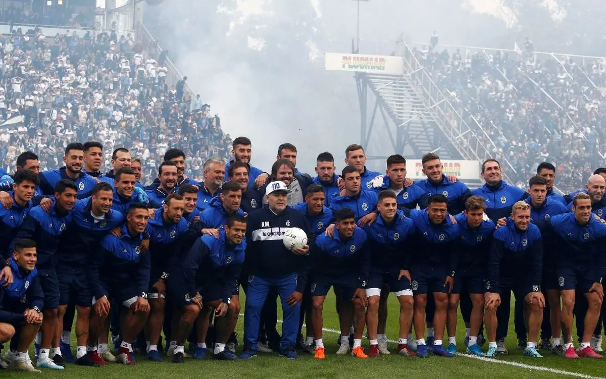 استقبال ۲۰ هزار نفره از مارادونا