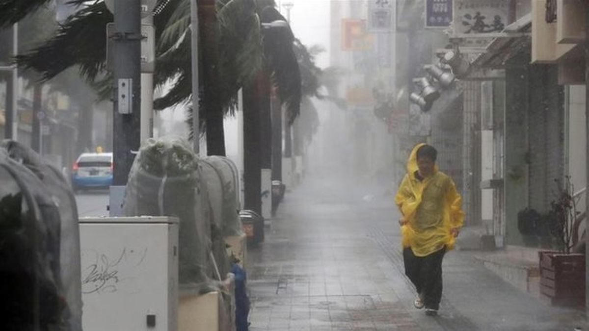 طوفان در ژاپن برق ۹۰۰ هزار ساختمان را قطع کرد