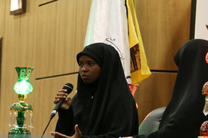 دختر شیخ زکزاکی: پدرم یک سال پس از پیروزی انقلاب، در سفر به ایران با امام خمینی دیدار کرده بود / او در دیدار دوم صحبت‌های امام را ضبط و در بازگشت به نیجریه، در دانشگاه پخش کرد