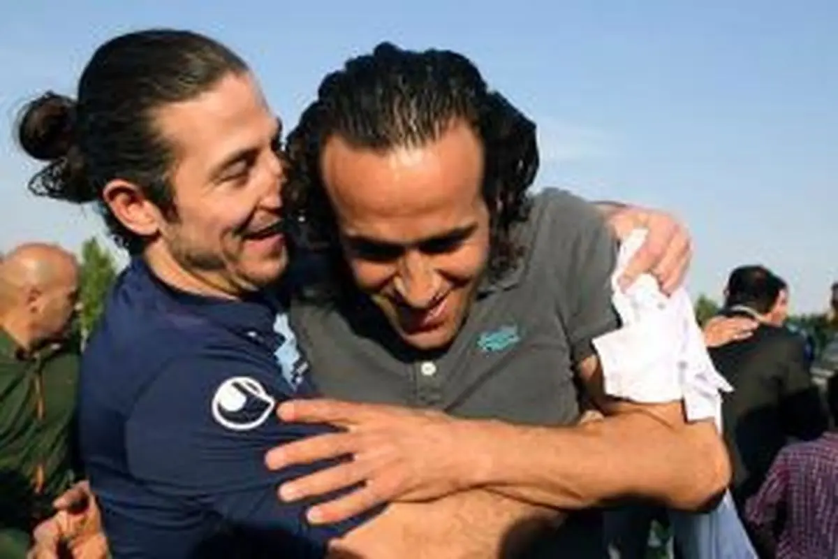 واکنش آندرانیک تیموریان و على كريمى بە مرگ سحر خدایاری