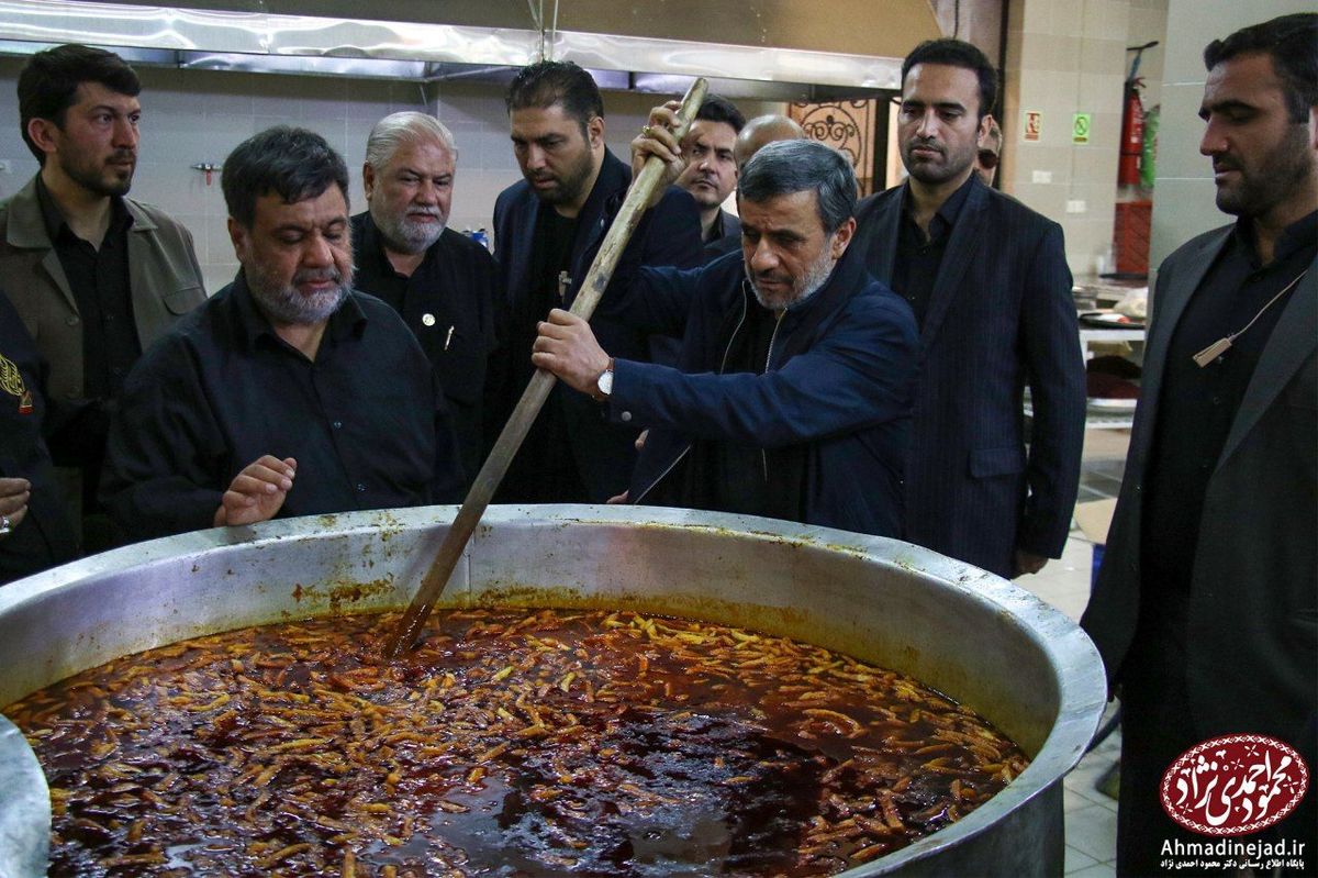 احمدینژاد امروز و امشب کجا عزاداری کرد؟ + عکس